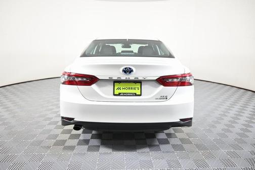 2022 Toyota Camry Hybrid XLE