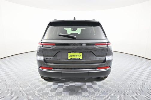 Baltic Gray Metallic Clearcoat 2026 Jeep Grand Cherokee Altitude