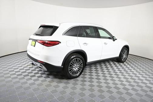 2026 Mercedes-Benz GLC 300 4MATIC