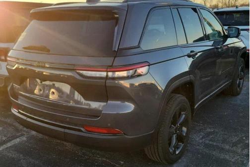 2022 Jeep Grand Cherokee Altitude