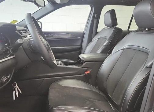 2022 Jeep Grand Cherokee Altitude