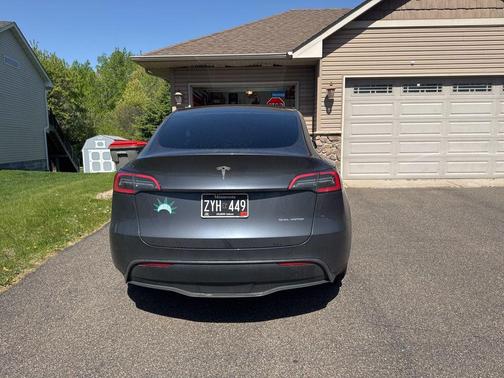 Midnight Silver Metallic 2023 Tesla Model Y Long Range Dual Motor All-Wheel Drive