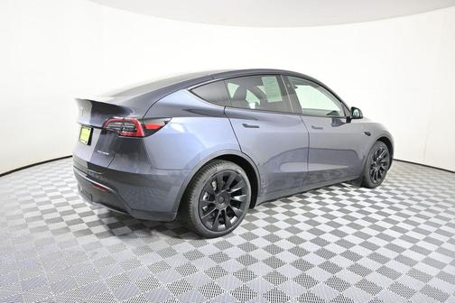 Midnight Silver Metallic 2023 Tesla Model Y Long Range Dual Motor All-Wheel Drive