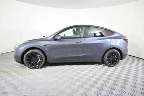 Midnight Silver Metallic 2023 Tesla Model Y Long Range Dual Motor All-Wheel Drive