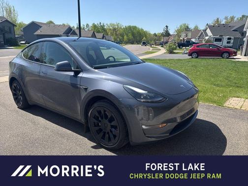 Midnight Silver Metallic 2023 Tesla Model Y Long Range Dual Motor All-Wheel Drive