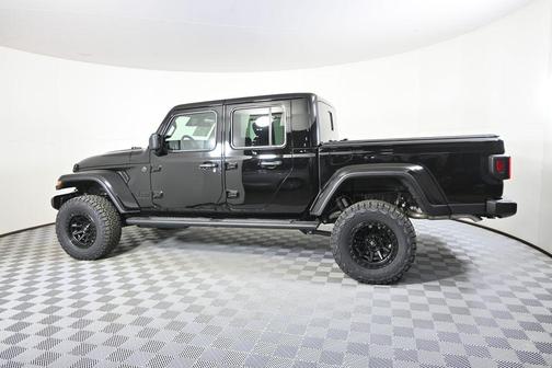 Black Clearcoat 2026 Jeep Gladiator Sport S