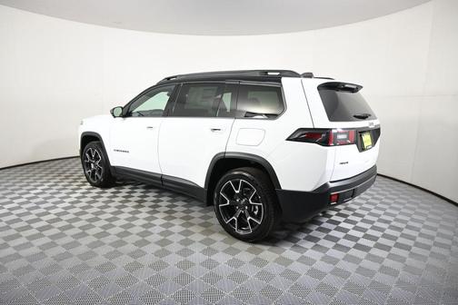 Bright White Clearcoat 2026 Jeep Cherokee Overland