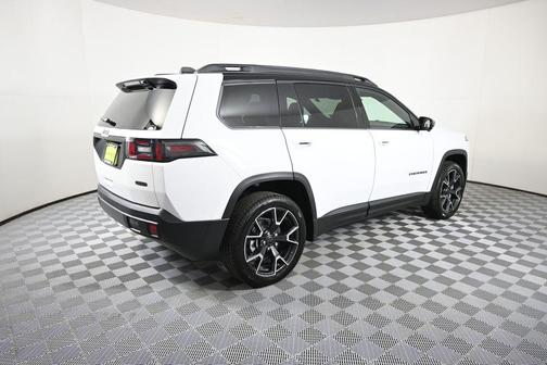 Bright White Clearcoat 2026 Jeep Cherokee Overland