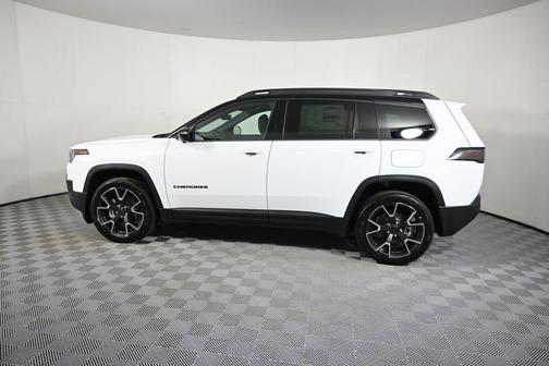 Bright White Clearcoat 2026 Jeep Cherokee Overland