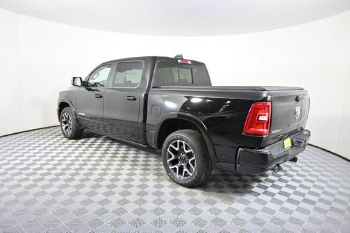 Diamond Black Crystal Pearlcoat 2025 RAM 1500 Laramie