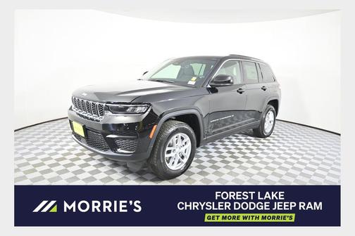 Diamond Black Crystal Pearlcoat 2026 Jeep Grand Cherokee Laredo