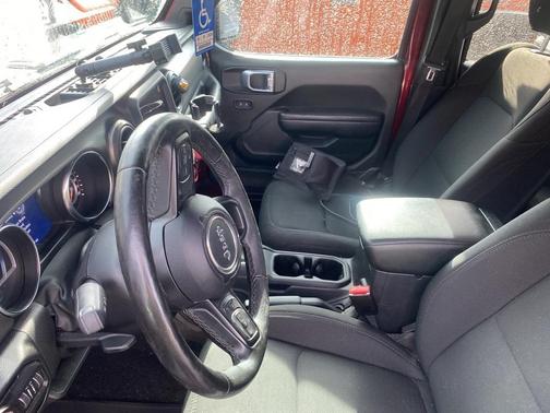 2022 Jeep Gladiator Sport
