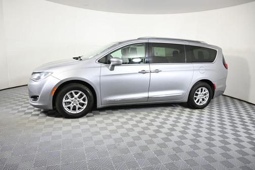 Billet Silver Metallic Clearcoat 2020 Chrysler Pacifica Touring L