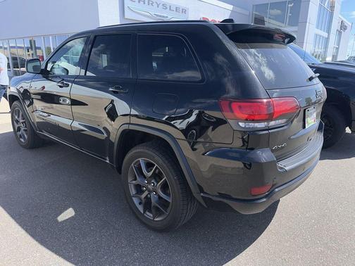 Diamond Black Crystal Pearlcoat 2021 Jeep Grand Cherokee 80th Anniversary 4x4