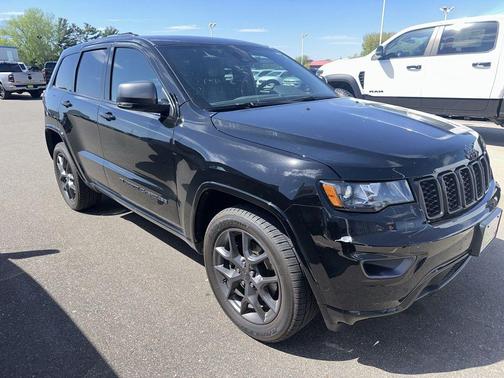Diamond Black Crystal Pearlcoat 2021 Jeep Grand Cherokee 80th Anniversary 4x4