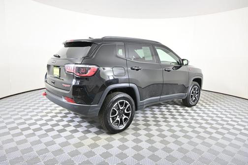 Diamond Black Crystal Pearlcoat 2024 Jeep Compass Trailhawk