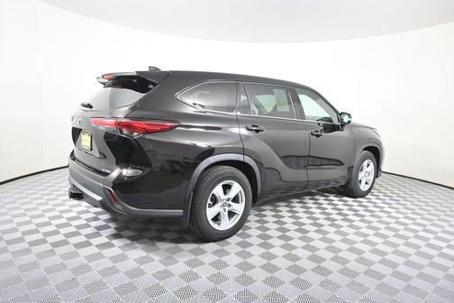 Opulent Amber 2020 Toyota Highlander LE