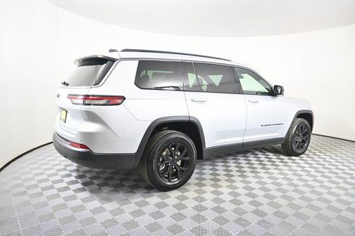 Silver Zynith 2026 Jeep Grand Cherokee L Altitude