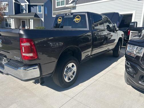 2024 RAM 2500 Tradesman Crew Cab 4x4 6'4' Box