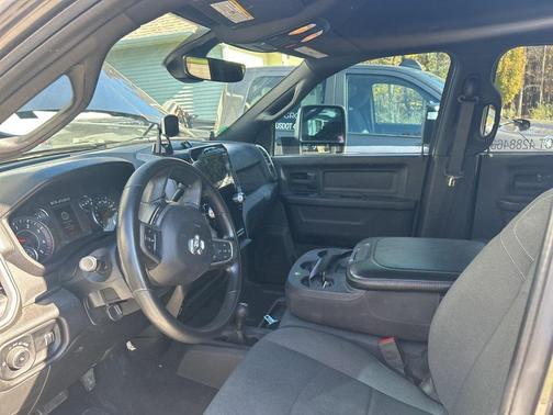 2024 RAM 2500 Tradesman Crew Cab 4x4 6'4' Box