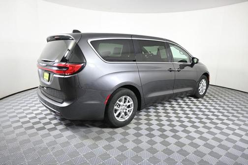 Granite Crystal Metallic Clearcoat 2023 Chrysler Pacifica Touring L