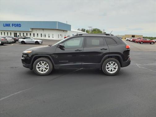 2017 Jeep Cherokee Sport