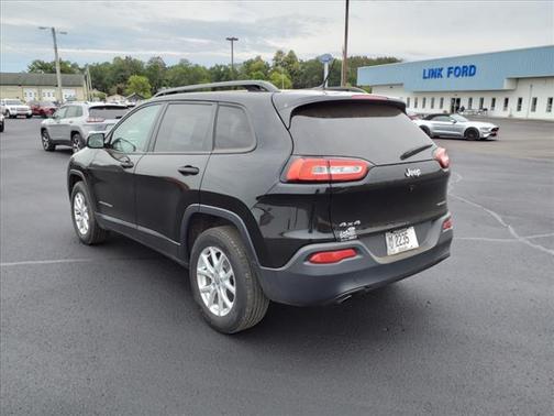 2017 Jeep Cherokee Sport