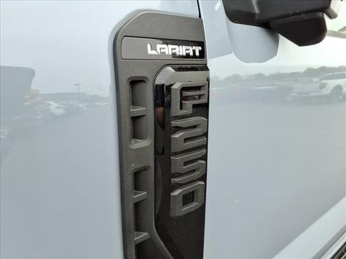 Glacier 2024 Ford F-250 Lariat