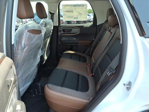 Oxford White Clearcoat 2026 Ford Bronco Sport Outer Banks