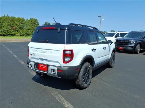 Oxford White Clearcoat 2026 Ford Bronco Sport Outer Banks