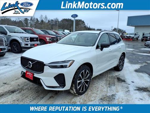 2024 Volvo XC60 B5 Plus Dark Theme