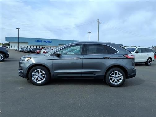 Gray 2022 Ford Edge SEL