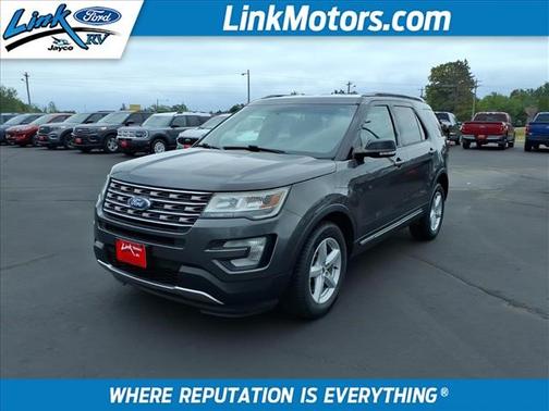 Gray 2016 Ford Explorer XLT