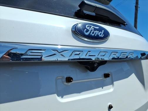 White 2019 Ford Explorer Limited