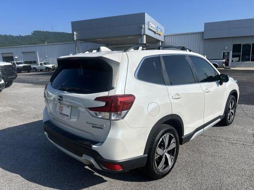 Crystal White Pearl 2020 Subaru Forester Touring