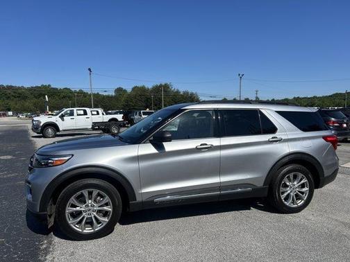 Iconic Silver Metallic 2021 Ford Explorer XLT