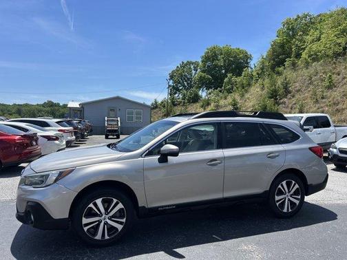 Tungsten Metallic 2019 Subaru Outback 2.5i Limited