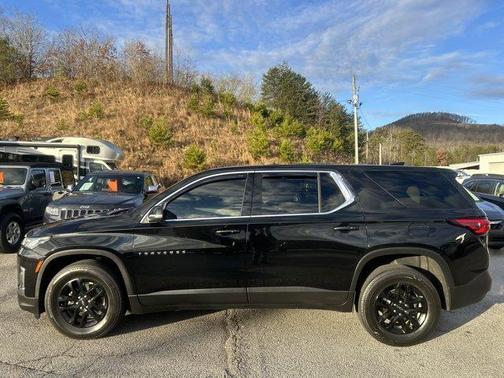 2023 Chevrolet Traverse LS