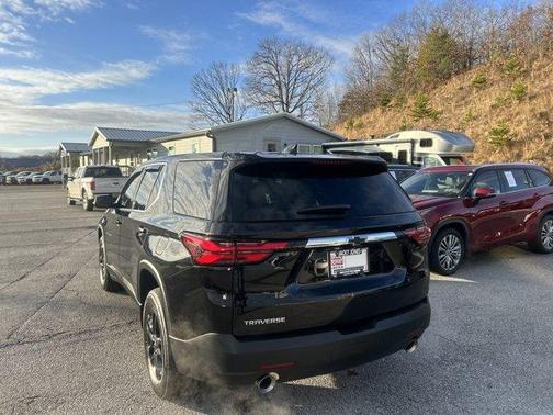 2023 Chevrolet Traverse LS