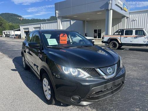 Magnetic Black 2018 Nissan Rogue Sport S