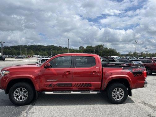 2016 Toyota Tacoma SR5