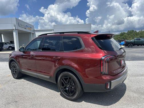 Red 2023 Kia Telluride EX X-Line