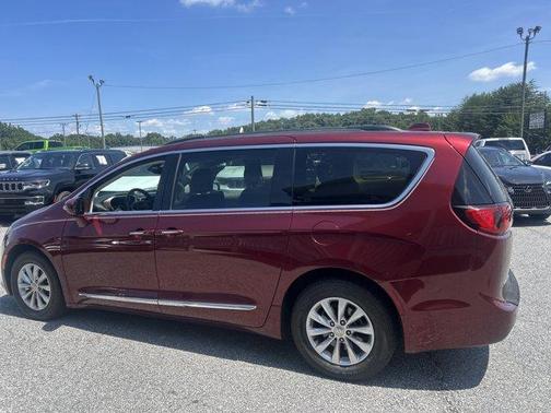Velvet Red Pearlcoat 2017 Chrysler Pacifica Touring-L