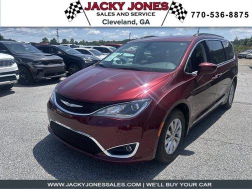 Velvet Red Pearlcoat 2017 Chrysler Pacifica Touring-L