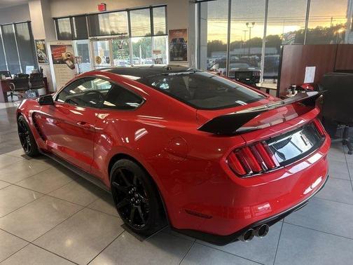 2018 Ford Shelby GT350 Base