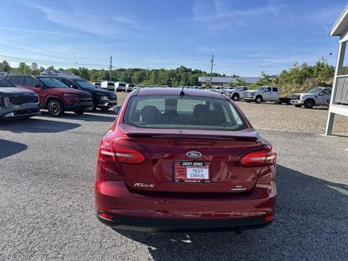 Race Red 2015 Ford Focus SE