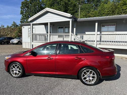 Race Red 2015 Ford Focus SE