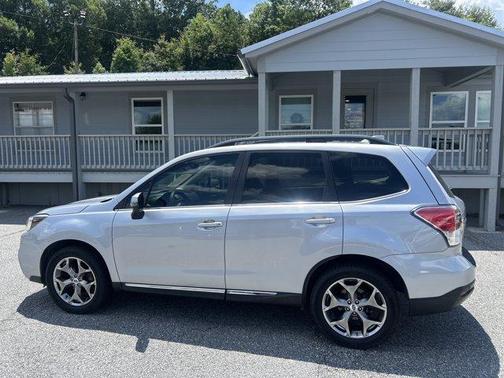 Ice Silver Metallic 2017 Subaru Forester 2.5i Touring