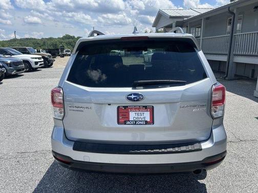 Ice Silver Metallic 2017 Subaru Forester 2.5i Touring