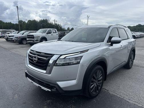 Brilliant Silver Metallic 2022 Nissan Pathfinder SL